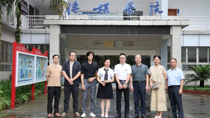 选择加盟品牌时，首先要考察其实力与资质。一个有实力的加盟品牌，通常具备以下条件：
